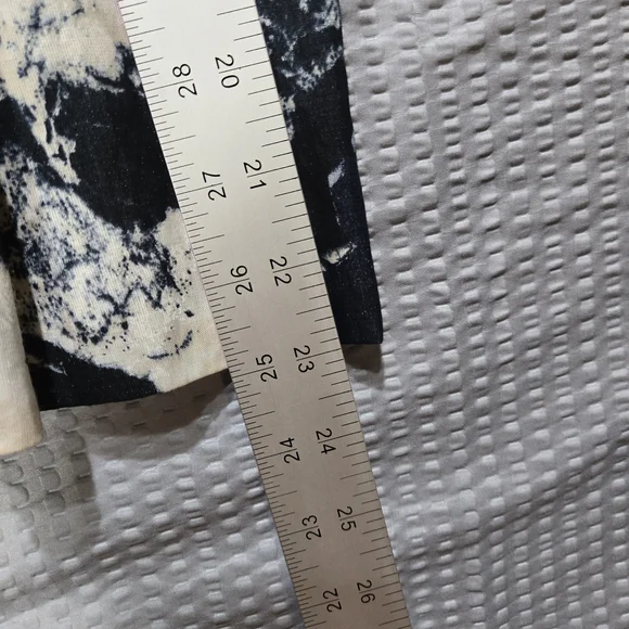 Carlisle Navy and Beige Floral A-Line Skirt With Pockets. - Picture 12 of 14